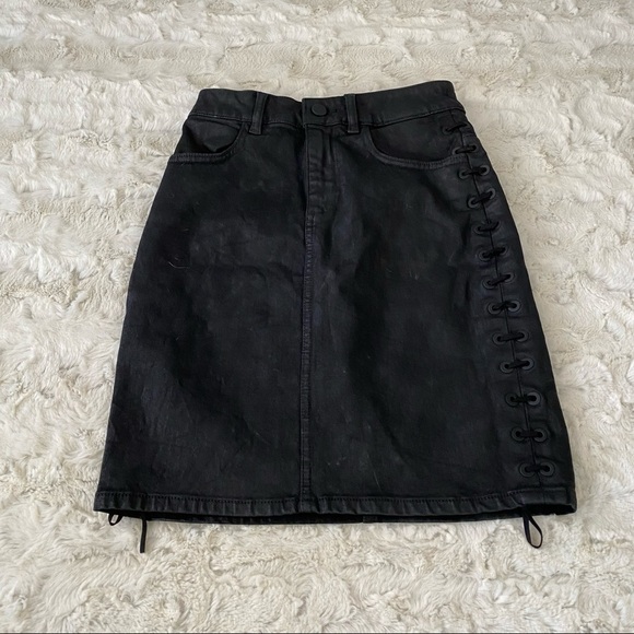 DL1961 Black Sandra Lace Up Sides Skirt in Night Shine Size XS - Picture 1 of 5